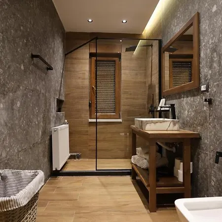 Perla E Tomorrit Ez Otel