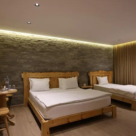 Perla E Tomorrit Ez Otel