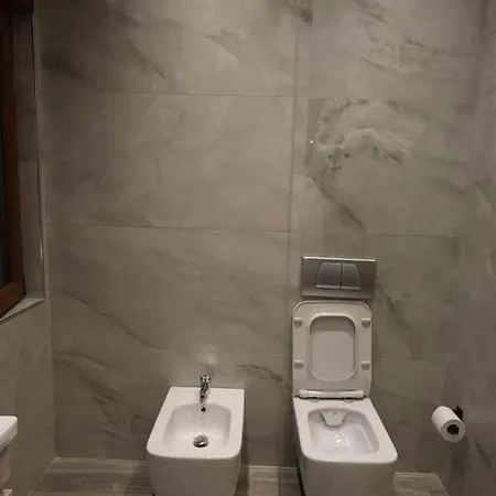 Perla E Tomorrit Ez Otel Ujanik