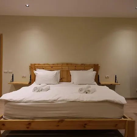 Perla E Tomorrit Ez Otel Ujanik
