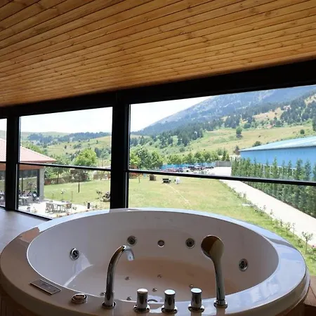 Otel Perla E Tomorrit Ez *
