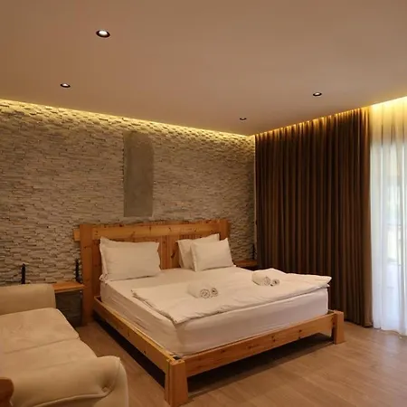 Perla E Tomorrit Ez Otel