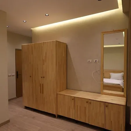 Otel Perla E Tomorrit Ez Ujanik