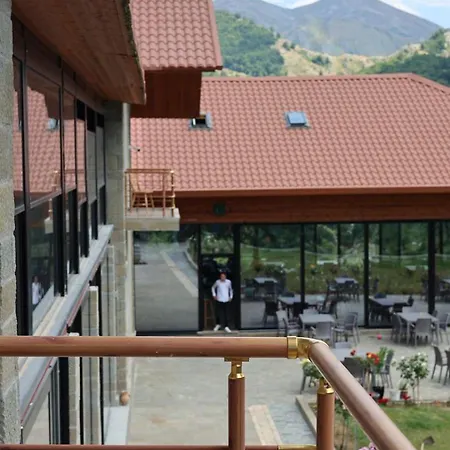 Perla E Tomorrit Ez Otel